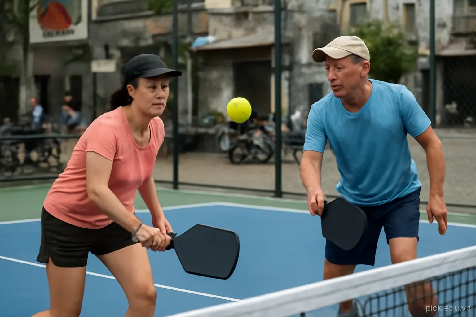 Giày pickleball: khoản đầu tư chống chấn thương