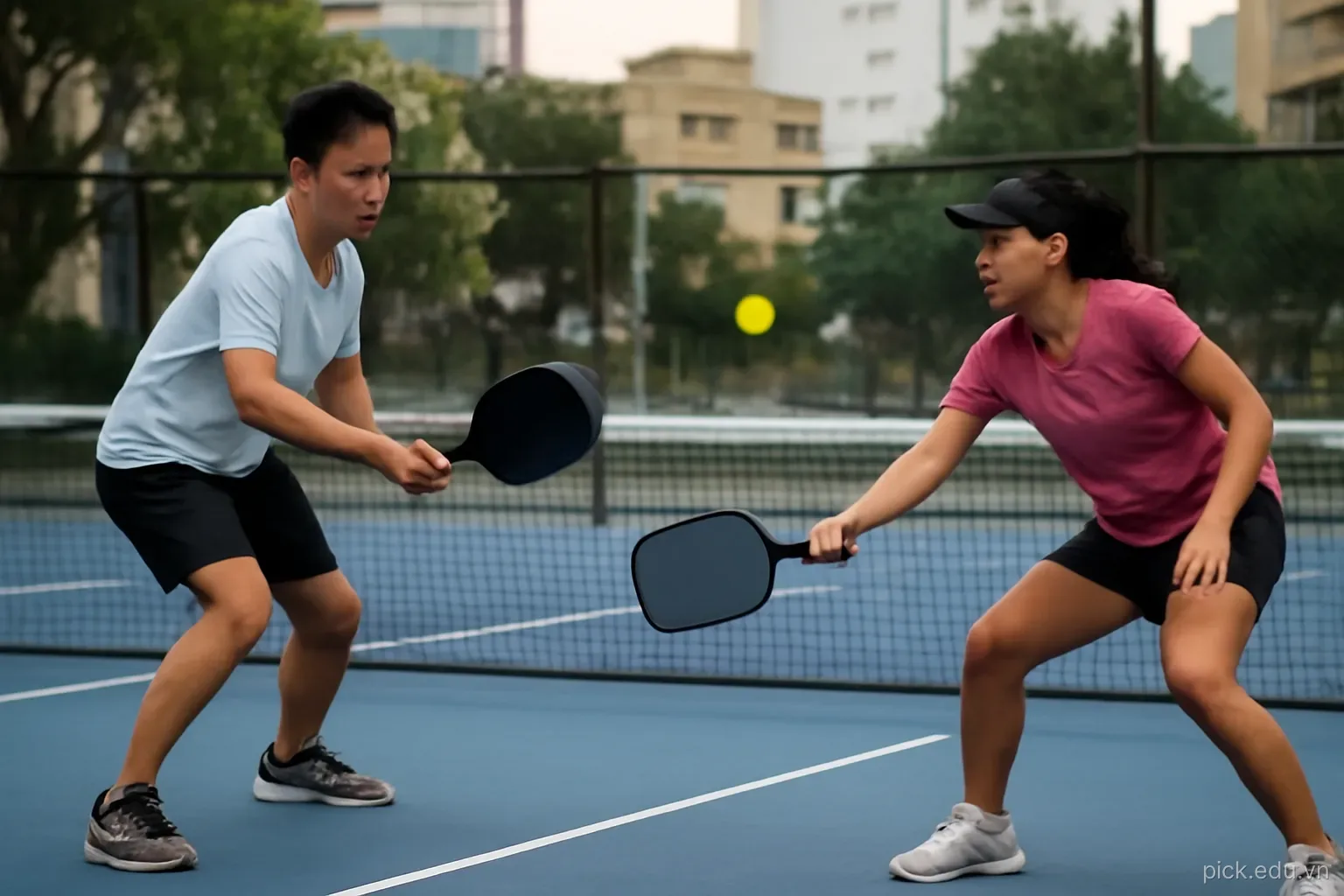 Luật hai chạm: trung hòa lợi thế giao bóng